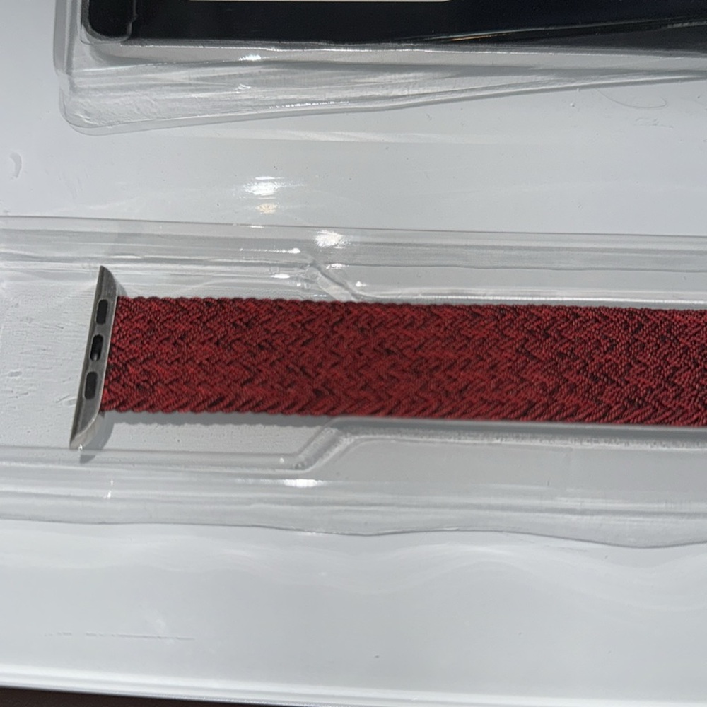 Apple Watch Band Red and Black Stretch size M NEW - Picture 6 of 6